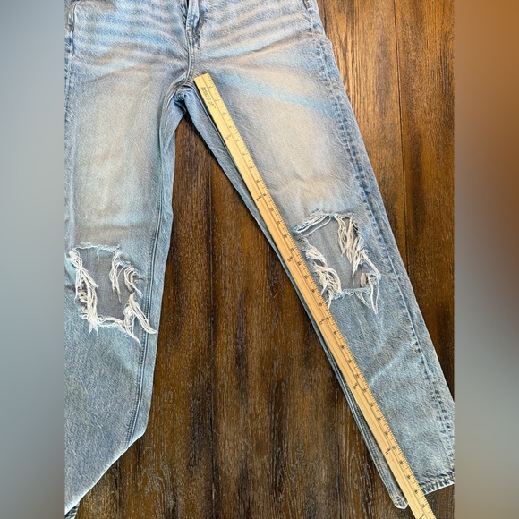 American Eagle Outfitters Women’s Blue Distressed Mom Jeans Size 2 X-Long - Picture 9 of 12